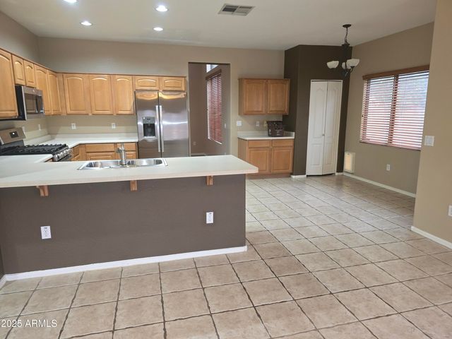 8238 W MELINDA Lane, Peoria, AZ 85382