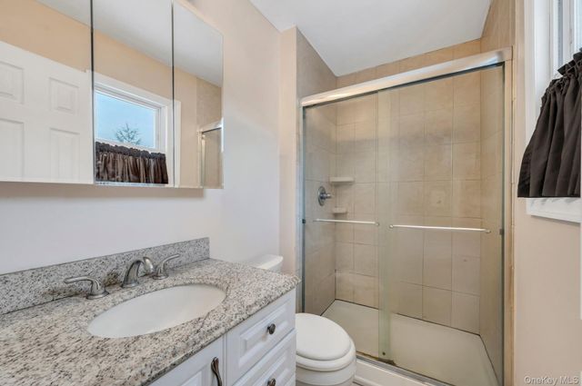 17 Groton Lane, Coram, NY 11727