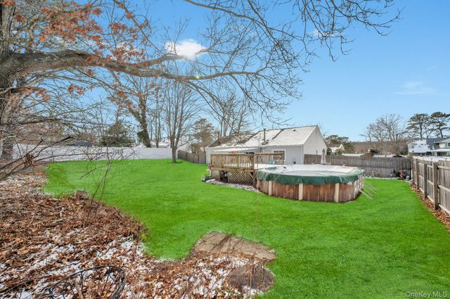 17 Groton Lane, Coram, NY 11727