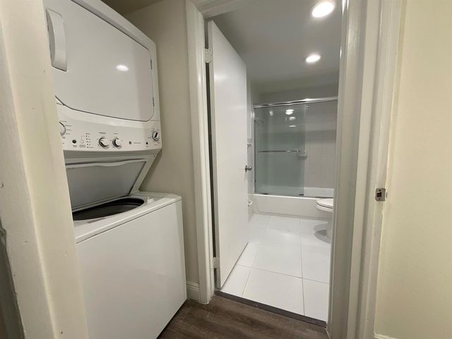 19455 NE 10 Avenue 2-511, North Miami Beach, FL 33179