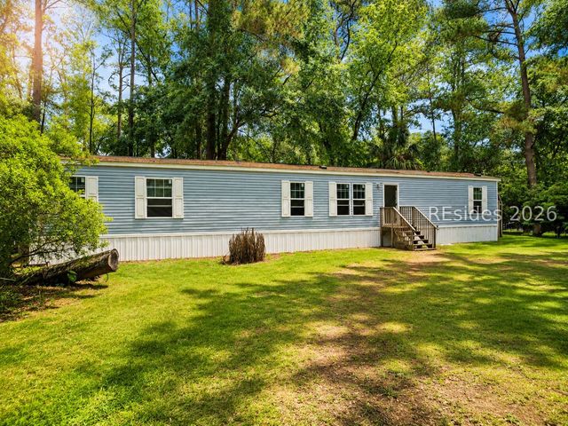 14 Palm Point Rd, Beaufort, SC 29907