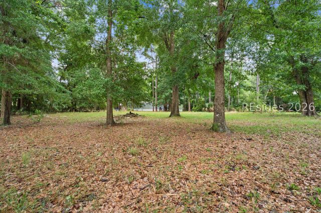 14 Palm Point Rd, Beaufort, SC 29907