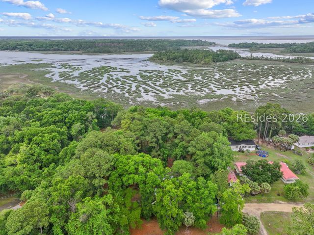 14 Palm Point Rd, Beaufort, SC 29907