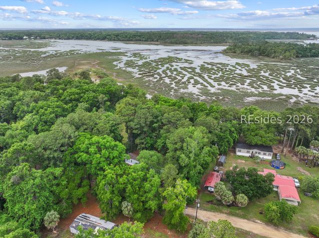 14 Palm Point Rd, Beaufort, SC 29907