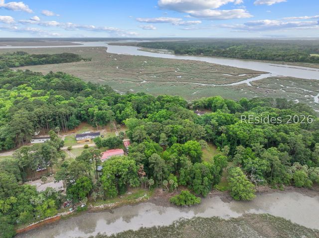 14 Palm Point Rd, Beaufort, SC 29907
