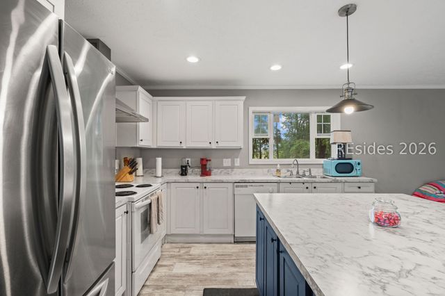 14 Palm Point Rd, Beaufort, SC 29907