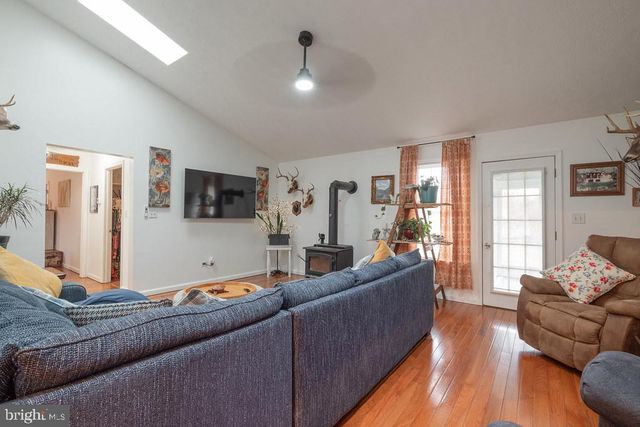 203 BLUNDONS RD, Heathsville, VA 22473