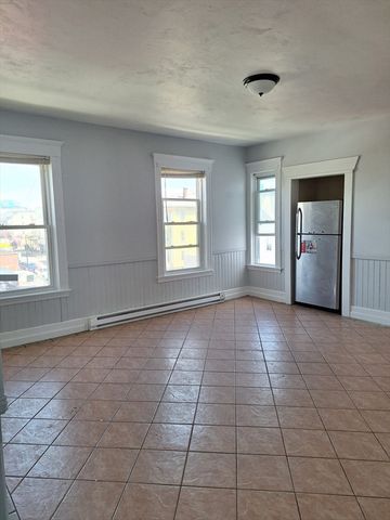 246 Millbury St, Worcester, MA 01610