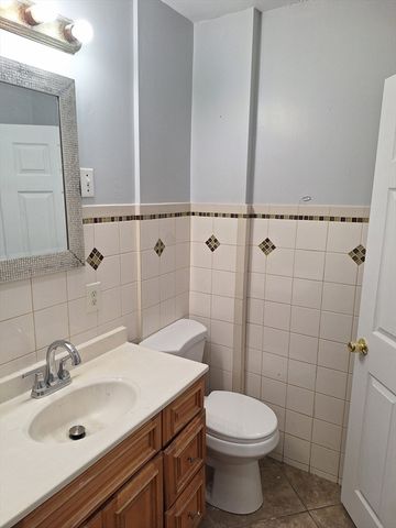 246 Millbury St, Worcester, MA 01610
