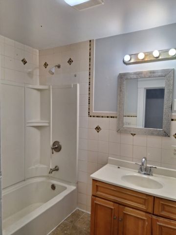 246 Millbury St, Worcester, MA 01610