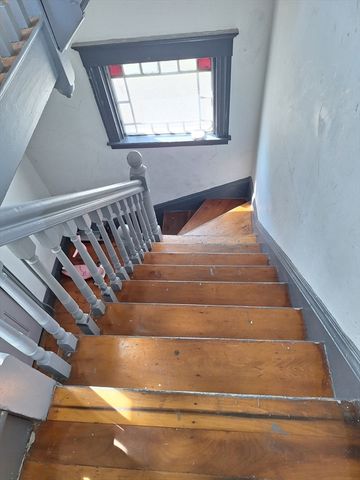 246 Millbury St, Worcester, MA 01610
