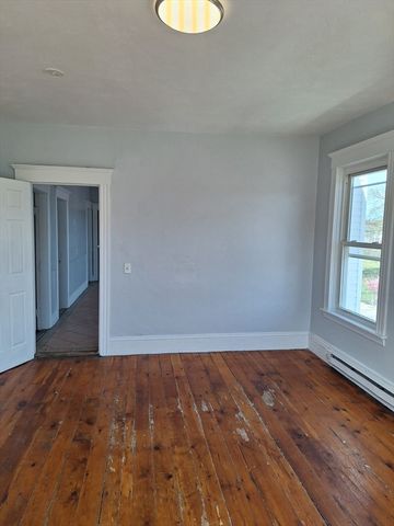 246 Millbury St, Worcester, MA 01610