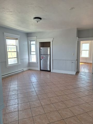 246 Millbury St, Worcester, MA 01610