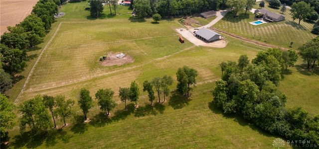 5152 S Tecumseh Road, Springfield, OH 45502