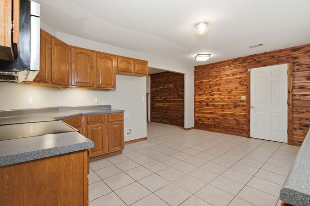 8372 County Road 5090, West Plains, MO 65775