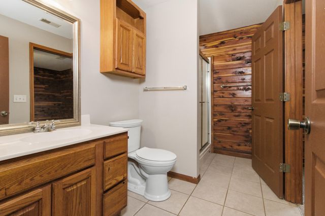 8372 County Road 5090, West Plains, MO 65775