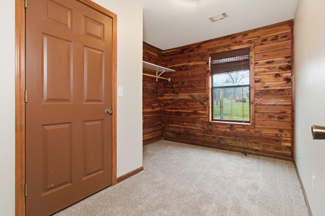 8372 County Road 5090, West Plains, MO 65775