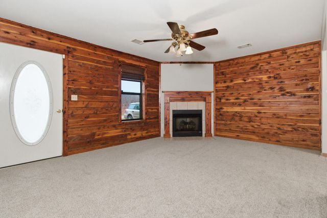 8372 County Road 5090, West Plains, MO 65775