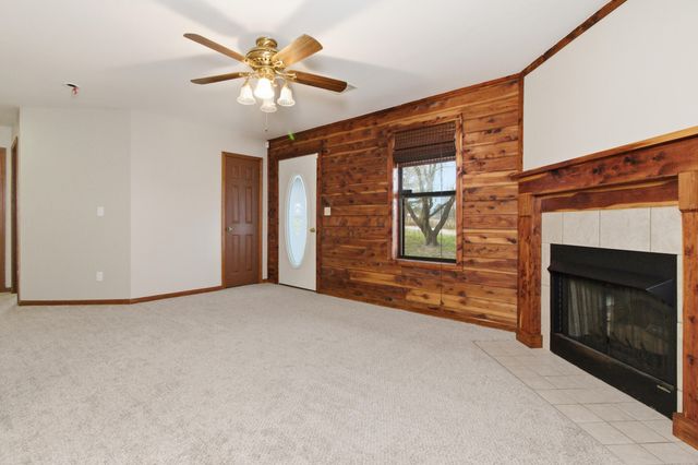 8372 County Road 5090, West Plains, MO 65775