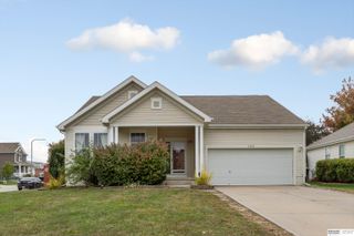 2208 S Mineral Drive, Papillion, NE 68046