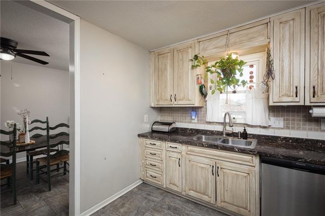 626 Jill Ann Drive, Knob Noster, MO 65336