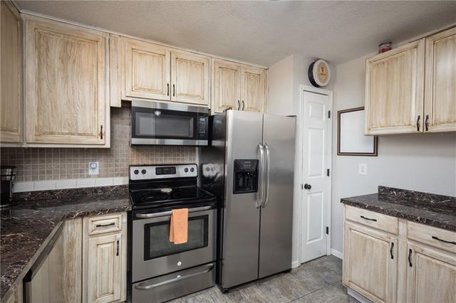 626 Jill Ann Drive, Knob Noster, MO 65336