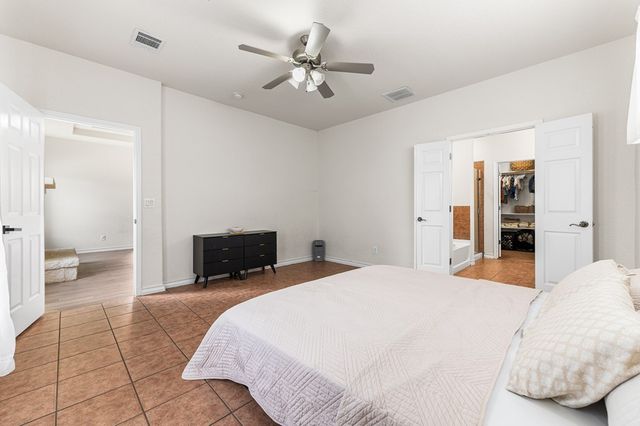 7619 Bit Cir, Elmendorf, TX 78112