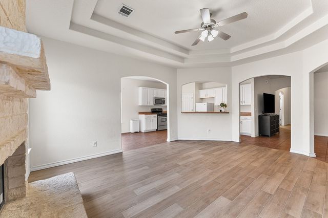 7619 Bit Cir, Elmendorf, TX 78112