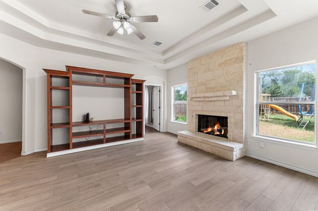 7619 Bit Cir, Elmendorf, TX 78112