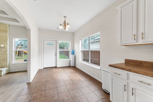 7619 Bit Cir, Elmendorf, TX 78112