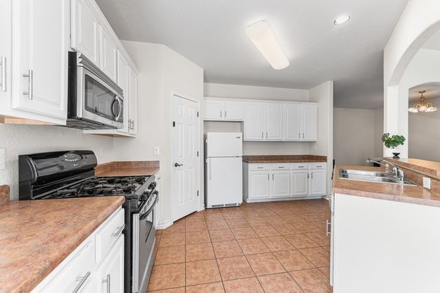 7619 Bit Cir, Elmendorf, TX 78112