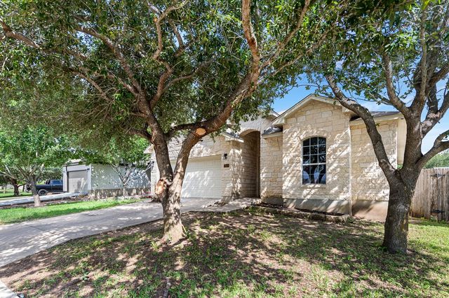 7619 Bit Cir, Elmendorf, TX 78112