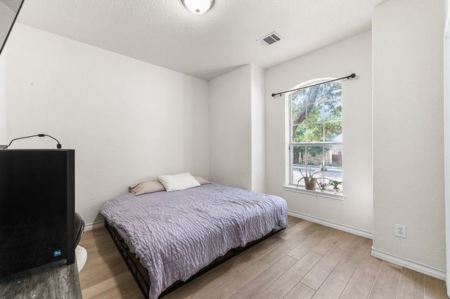 7619 Bit Cir, Elmendorf, TX 78112