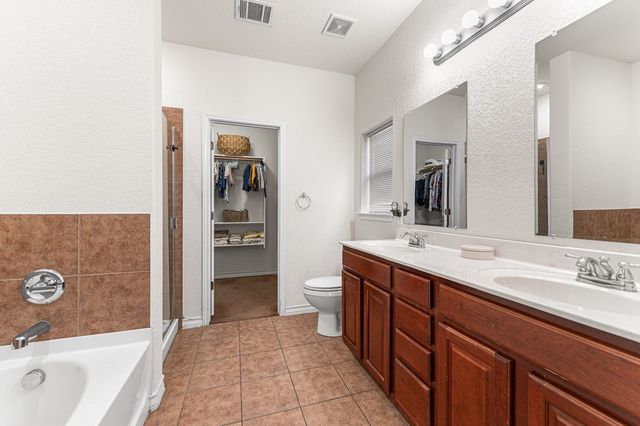 7619 Bit Cir, Elmendorf, TX 78112