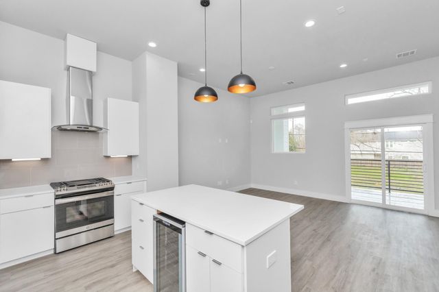 2706 Dennis Street, Houston, TX 77004