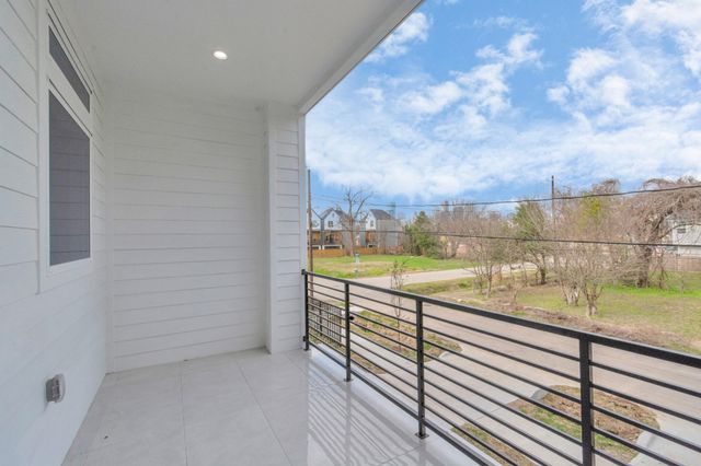 2706 Dennis Street, Houston, TX 77004