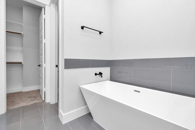 2706 Dennis Street, Houston, TX 77004