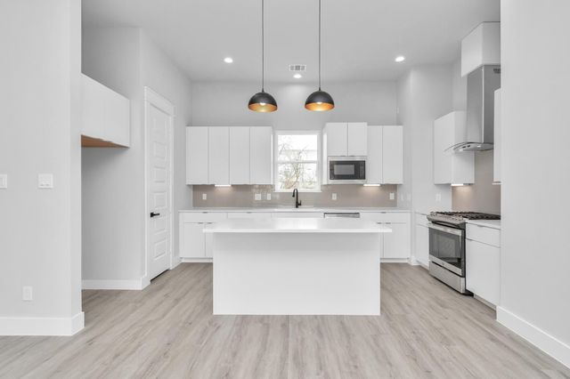 2706 Dennis Street, Houston, TX 77004