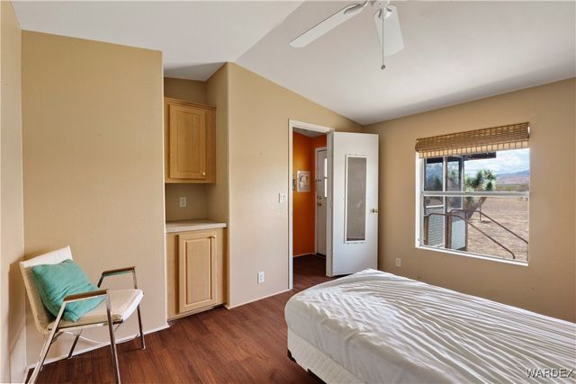 6705 E Red Barrel Drive, Yucca, AZ 86438