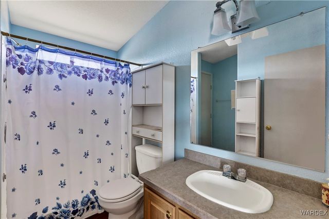 6705 E Red Barrel Drive, Yucca, AZ 86438