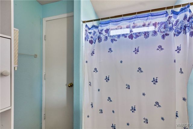 6705 E Red Barrel Drive, Yucca, AZ 86438