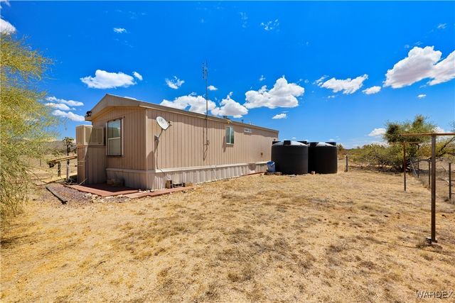 6705 E Red Barrel Drive, Yucca, AZ 86438