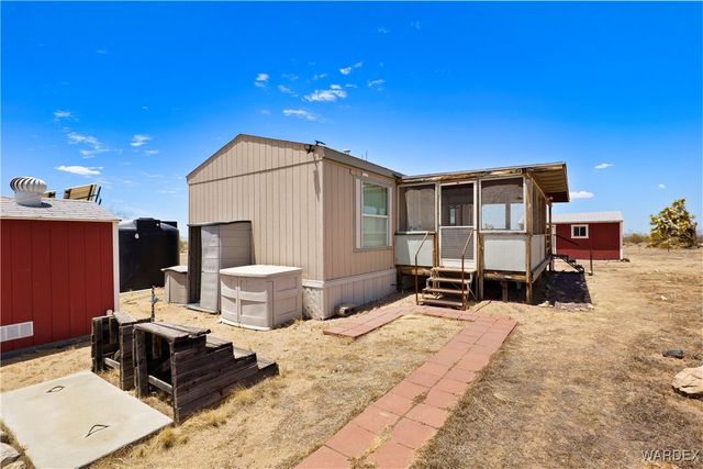 6705 E Red Barrel Drive, Yucca, AZ 86438