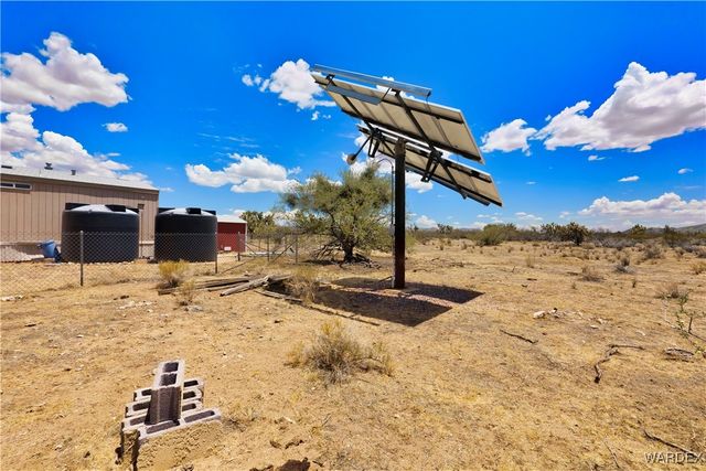 6705 E Red Barrel Drive, Yucca, AZ 86438