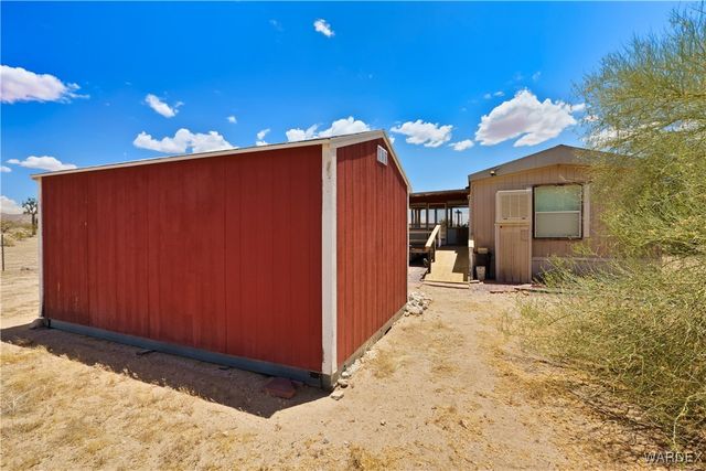 6705 E Red Barrel Drive, Yucca, AZ 86438