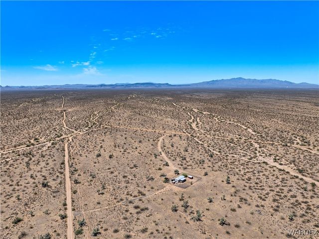 6705 E Red Barrel Drive, Yucca, AZ 86438