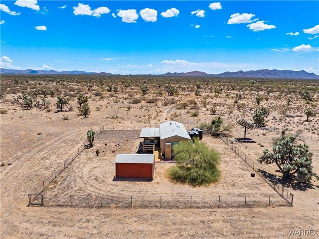 6705 E Red Barrel Drive, Yucca, AZ 86438