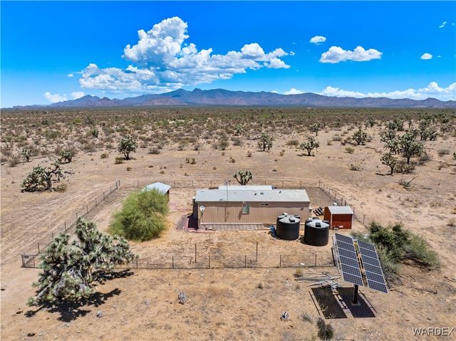 6705 E Red Barrel Drive, Yucca, AZ 86438