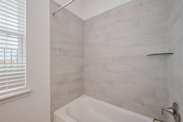 2825 Golden Isle Drive, Texas City, TX 77568