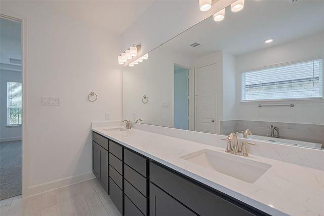 2825 Golden Isle Drive, Texas City, TX 77568